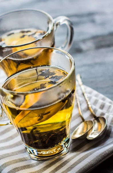 Vaso de té con limón — Foto de Stock