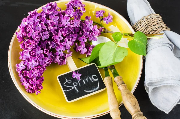 Spring concept with lilac flowers — Stock Photo, Image