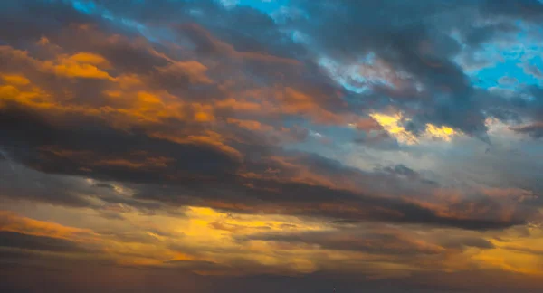 Himlen i solnedgång — Stockfoto