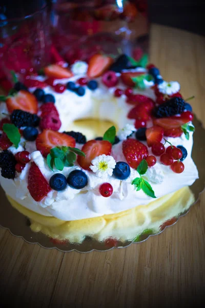 Dessert-konceptet på mörka bord — Stockfoto