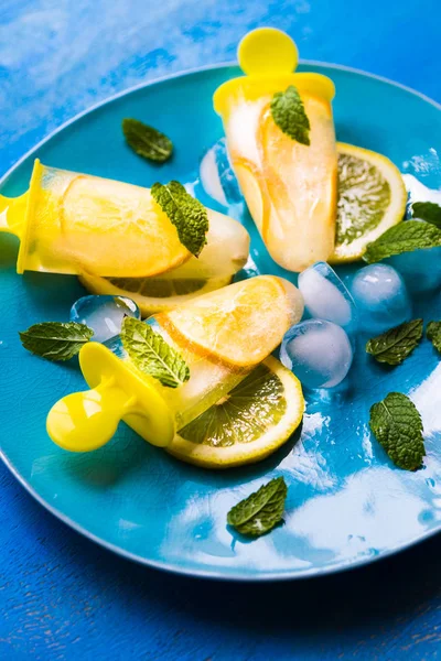 Yaz tatlı limonlu — Stok fotoğraf