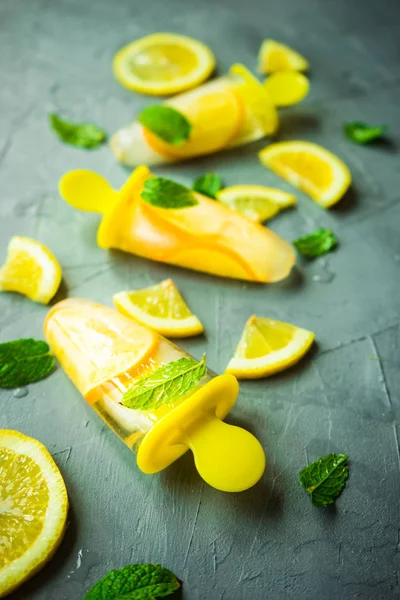 Summer dessert with lemon — Stock Photo, Image