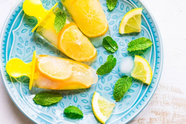 Summer dessert with lemon — Stock Photo, Image