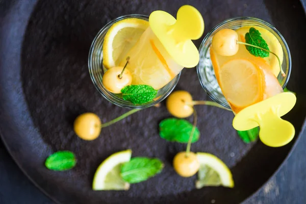 Postre de verano con limón — Foto de Stock