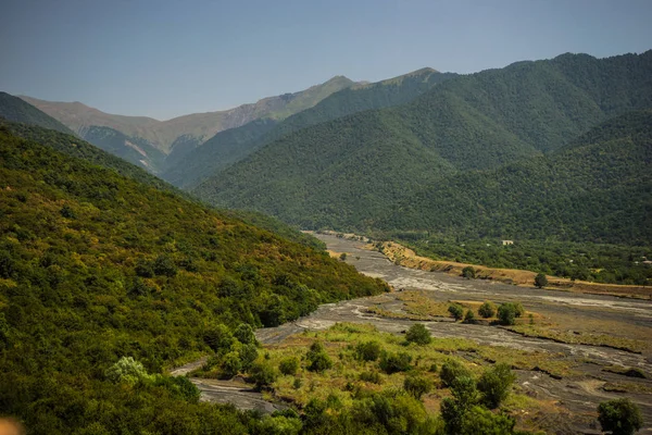 Caucasus mountain range close to Kvareli — Stock Photo, Image