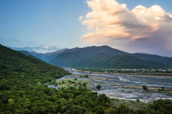 Cordillera del Cáucaso cerca de Kvareli — Foto de Stock