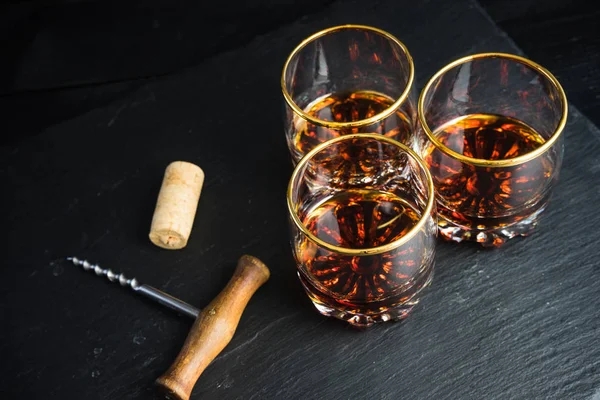 Glacc av cognac med is och lime — Stockfoto