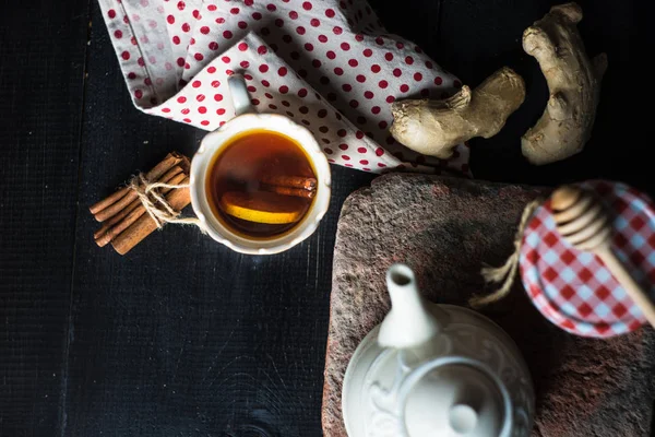 Chá com gengibre e limão — Fotografia de Stock