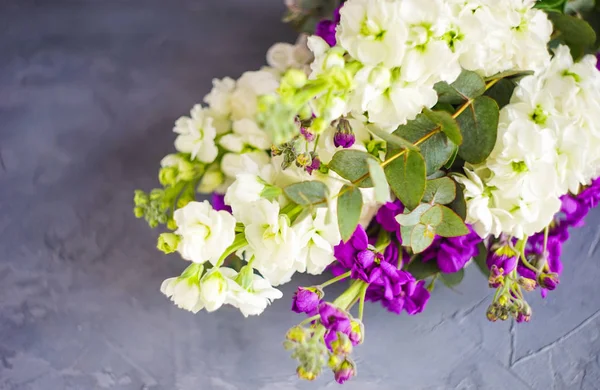 Vackra snapdragon blommor i en bukett — Stockfoto