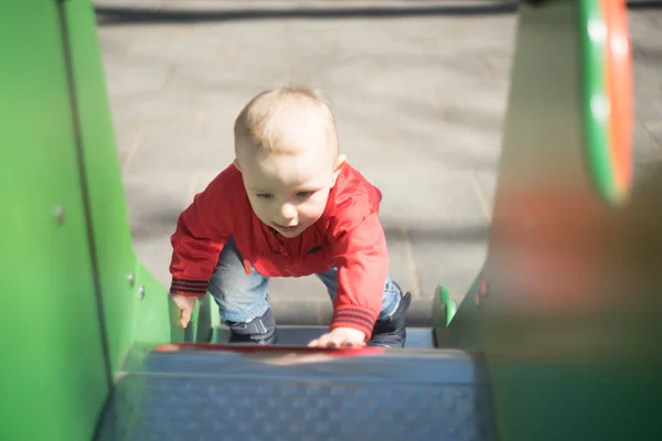 Baby boy porträtt — Stockfoto