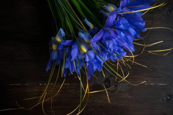 Güzel Mavi Iris Çiçek Bir Buket — Stok fotoğraf