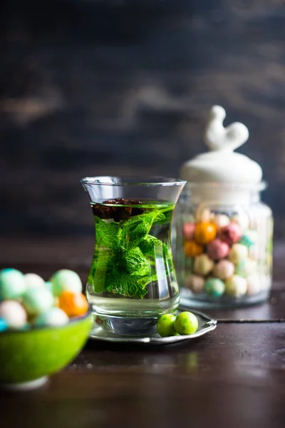 Chá de marta tradicional e leblebi — Fotografia de Stock