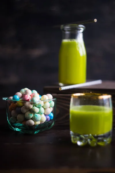 Limonada de menta y limón y leblebi —  Fotos de Stock