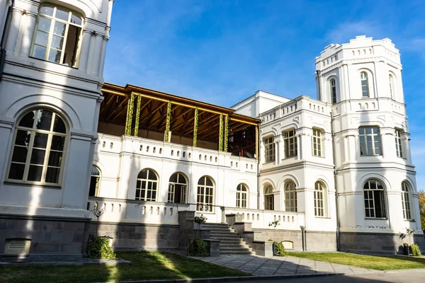 Herbst im Chateau Mukhrani — Stockfoto