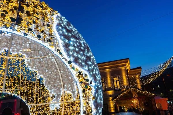 Şehir merkezindeki Tiflis şehrinin gece manzarası — Stok fotoğraf