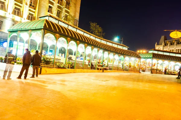 Şehir merkezindeki Tiflis şehrinin gece manzarası — Stok fotoğraf