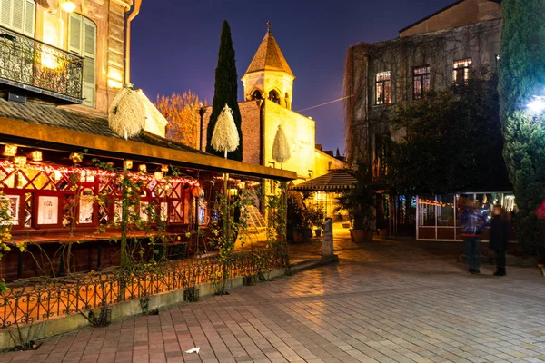 Vista nocturna del centro de la ciudad de Tiflis — Foto de Stock