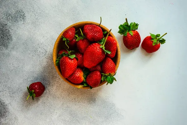 Organic summer berries — Stock Photo, Image