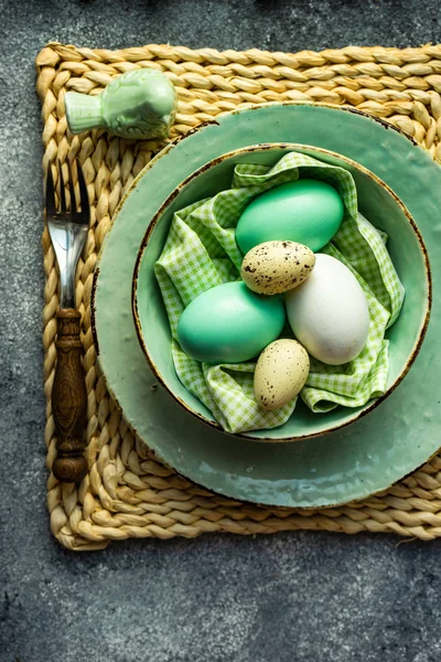 Święta Wielkanocne tabeli Ustawienia — Zdjęcie stockowe