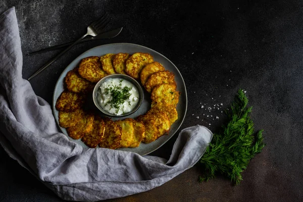 Traditional ukrainian dish deruny — Stock Photo, Image