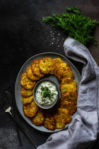 Traditional ukrainian dish deruny — Stock Photo, Image