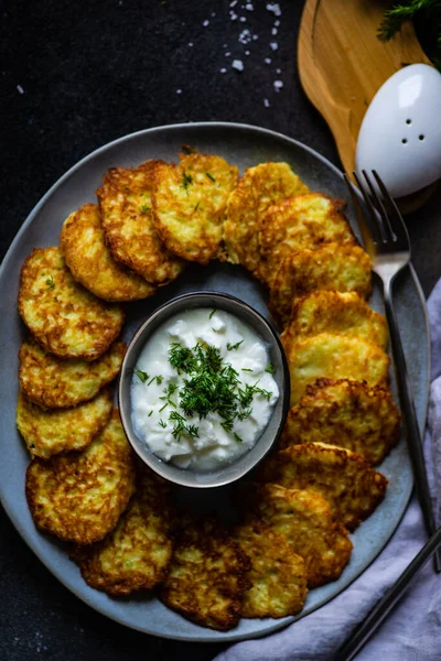 Traditional ukrainian dish deruny — Stock Photo, Image