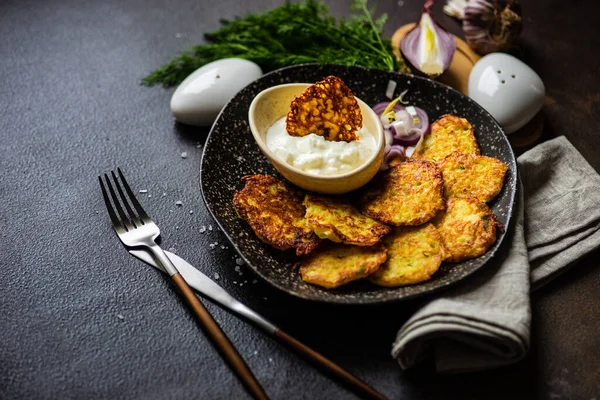 Traditional ukrainian dish deruny — Stock Photo, Image