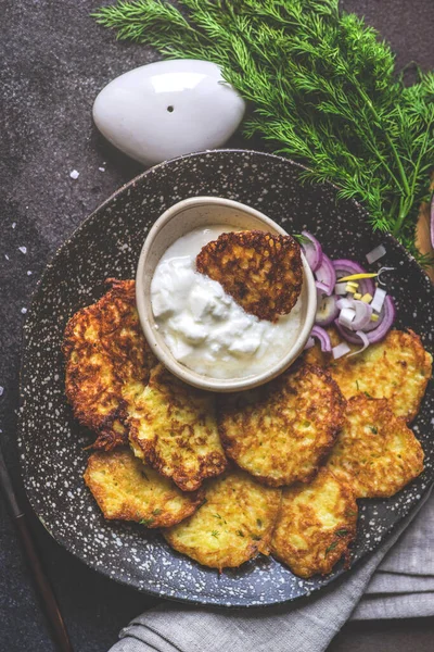 Traditional ukrainian dish deruny — Stock Photo, Image