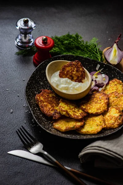 Traditional ukrainian dish deruny — Stock Photo, Image