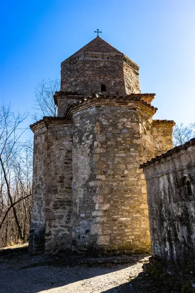 Διάσημο Γεωργιανό Μεσαιωνικό Ορόσημο Dzveli Παλιό Μοναστήρι Shuamta Στην Περιοχή — Φωτογραφία Αρχείου