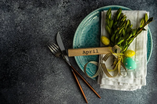 Świąteczny Stół Nakrycie Wakacje Wielkanoc Obiad Ozdobiony Boxwood Wierzby Cipki — Zdjęcie stockowe