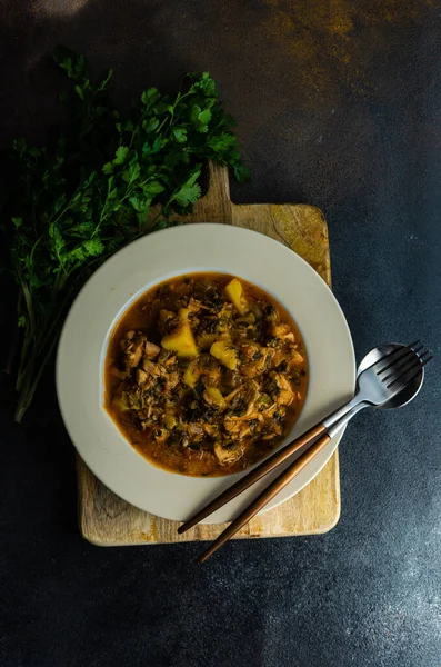 Famoso Plato Carne Verdura Georgia Souzi Servido Sobre Fondo Rústico — Foto de Stock