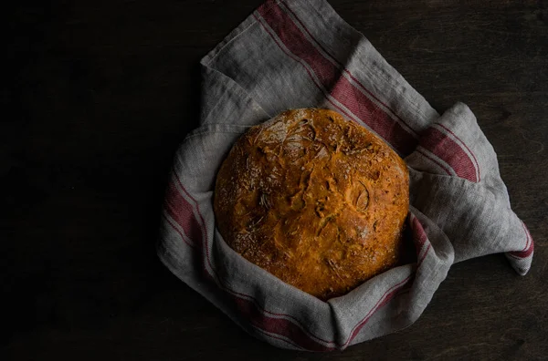 Φρεσκοψημένο Σπιτικό Ψωμί Χωρίς Γλουτένη Ρουστίκ Ξύλινο Τραπέζι Χώρο Αντιγραφής — Φωτογραφία Αρχείου