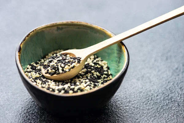 Organic Sesame Seeds Bowl Concrete Background Copy Space — Stock Photo, Image