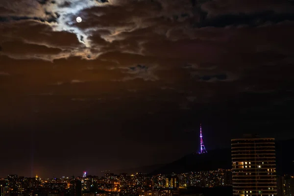 Lua Subindo Sobre Centro Cidade Tbilisi Capital Geórgia — Fotografia de Stock