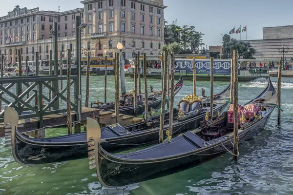 Barcos típicos en Venecia — Foto de Stock