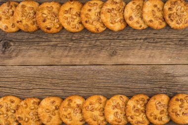 Eski ahşap masa fıstıkla ile tanımlama. 