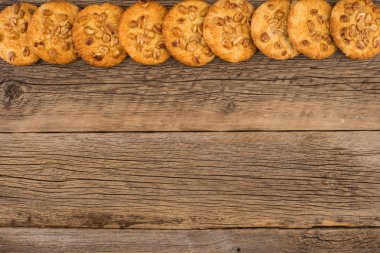 Eski ahşap masa fıstıkla ile tanımlama. 