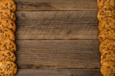 Eski ahşap masa fıstıkla ile tanımlama. 