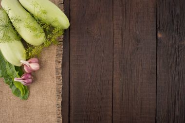 Kabak eski ahşap masa. 