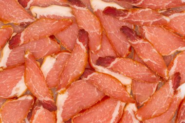 füme et dilimlenmiş.