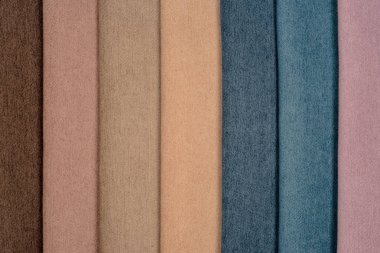 Renk örnekleri çeşitli döşemelik kumaş. 