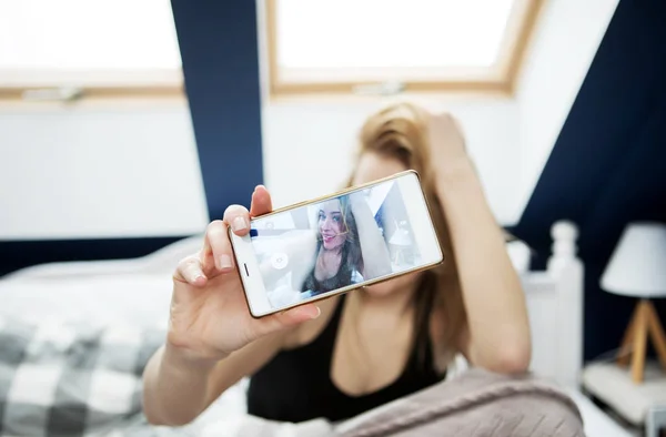 Selfie v posteli — Stock fotografie