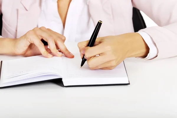 Nahaufnahme Foto von weiblichen handschriftlichen Notizen — Stockfoto