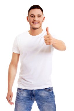 mutlu genç adam thumb gösterilen