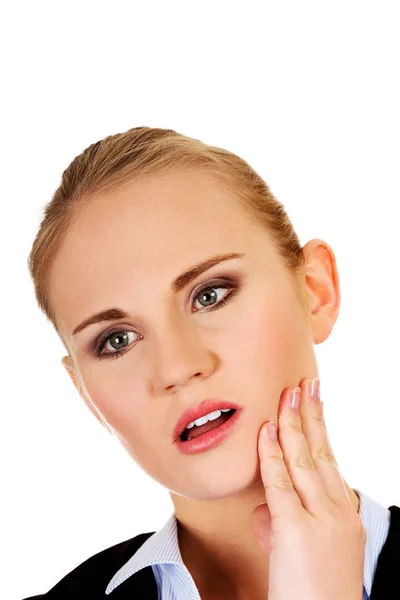 Junge Geschäftsfrau leidet unter Zahnschmerzen — Stockfoto