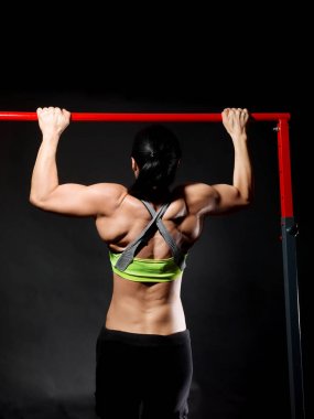 Kadınlar excercising çubuk üzerinde