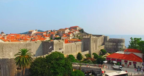 Vista aérea panorámica de la ciudad vieja de Dubrovnik —  Fotos de Stock