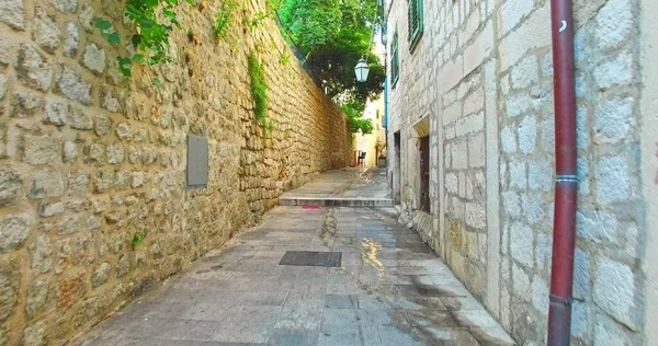 Camminando sulla città vecchia di Dubrovnik — Foto Stock