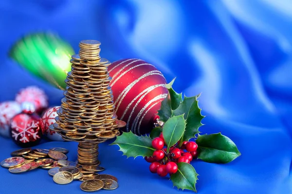 Happy Christmas Tree Med Gyllene Mynt Business Metafor — Stockfoto